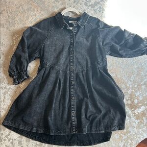 Veveret black wash denim mini dress, loose fit. New without tags, Size Medium.